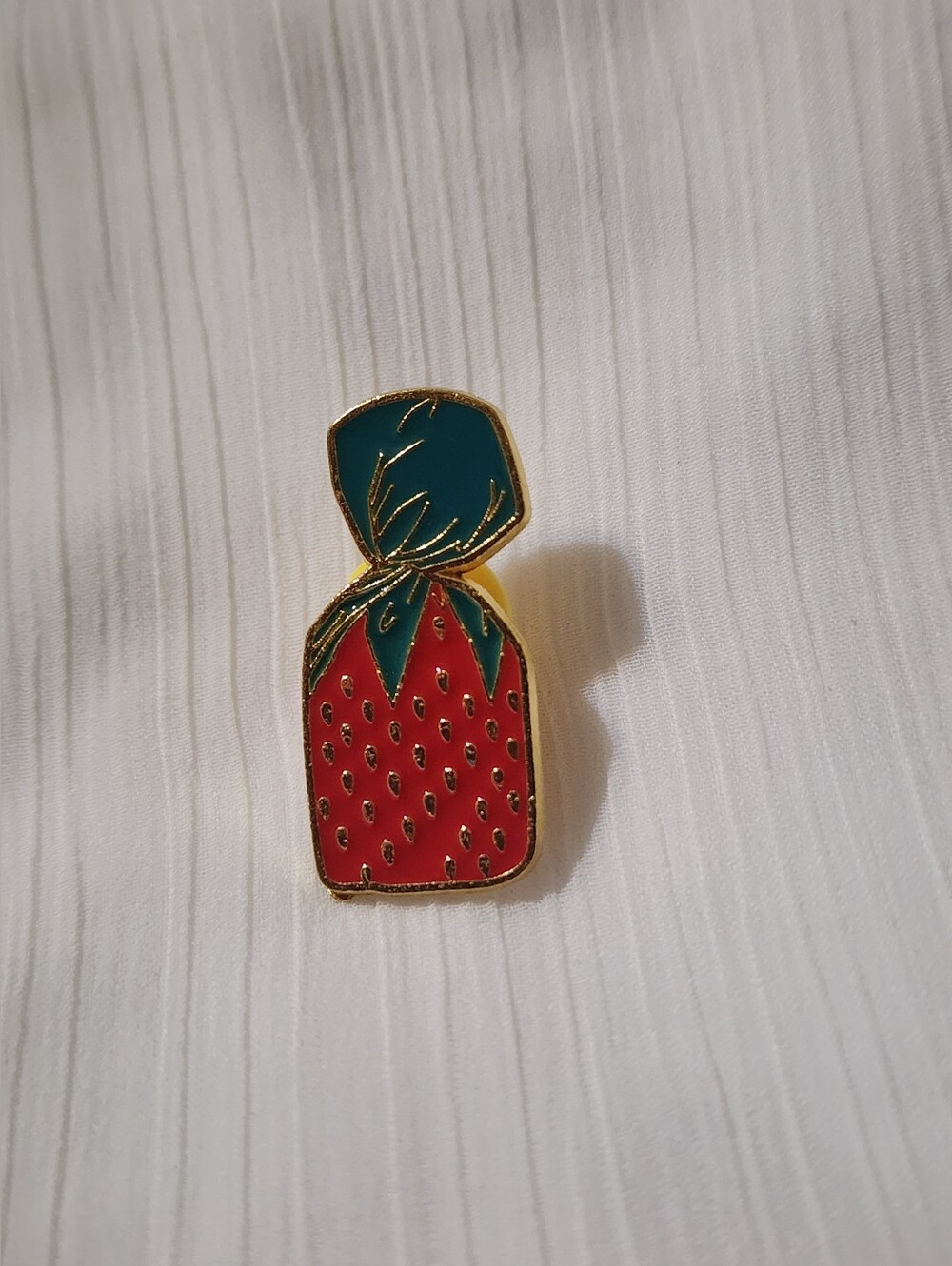✨ 🍓Strawberry Hard Candy Enamel Pin